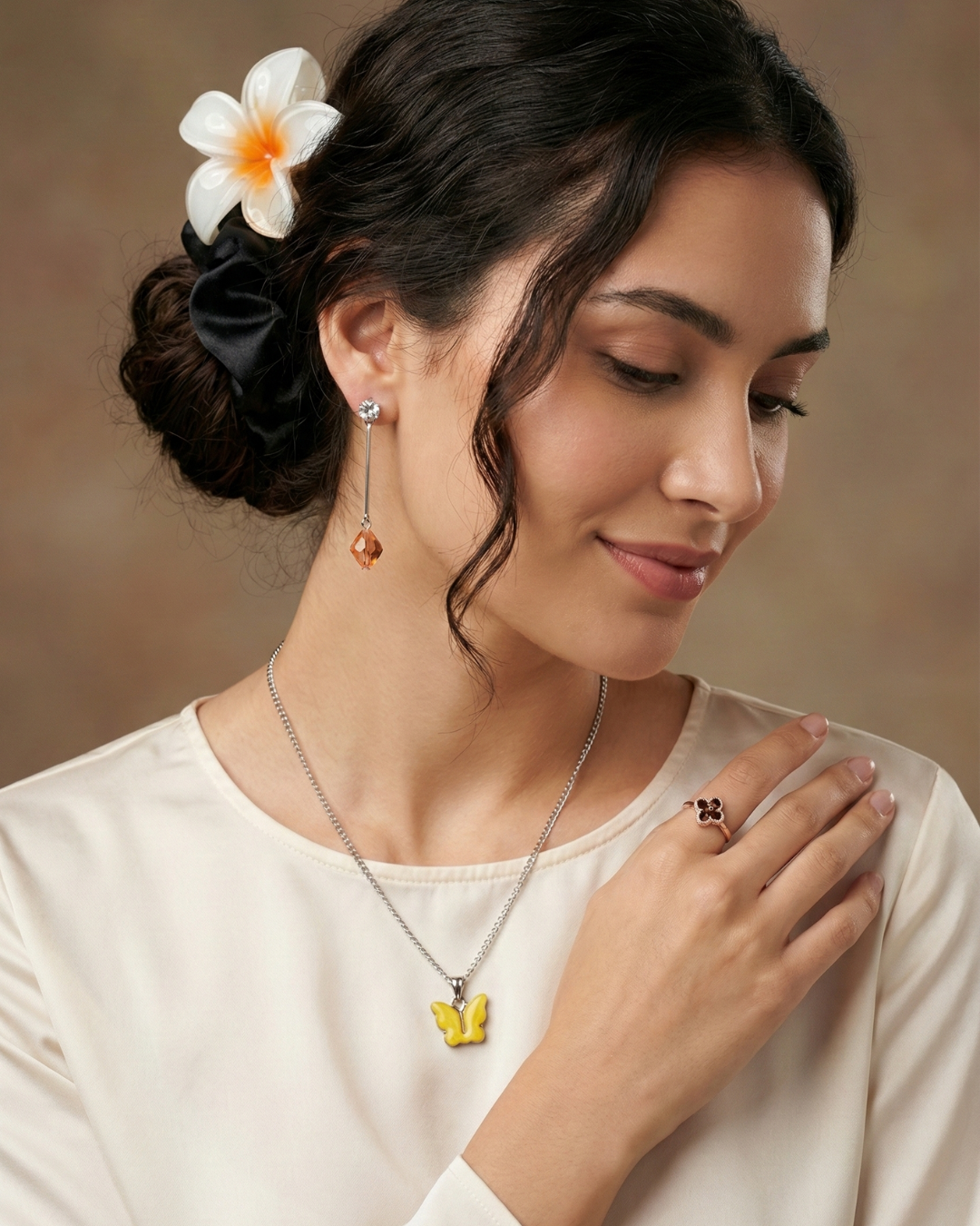 The Tropical Bloom & Butterfly 5-Piece Accessory Set Gift - Image 4